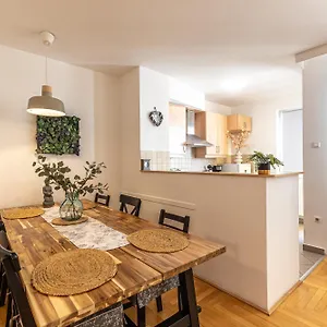 Gozsdu White Raven Residence 305 Будапешт